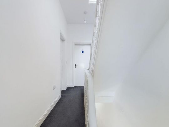 5 bedroom house of multiple occupation to rent - Photo 1