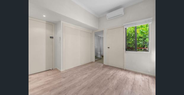 Studio Apartment Living at it's Finest! - Photo 1