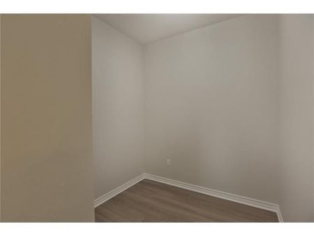 For Lease - 216 Oak Park Boulevard Unit# 223, Oakville, Ontario - Photo 4