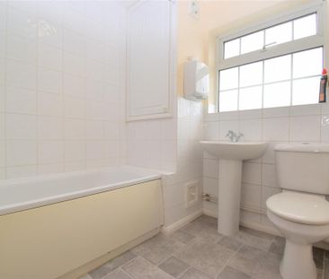 2 bedroom maisonette to rent - Photo 4