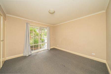 Charming Family Home in Prime Berwick Location - Photo 3