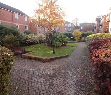 4 bedroom flat to rent - Photo 5