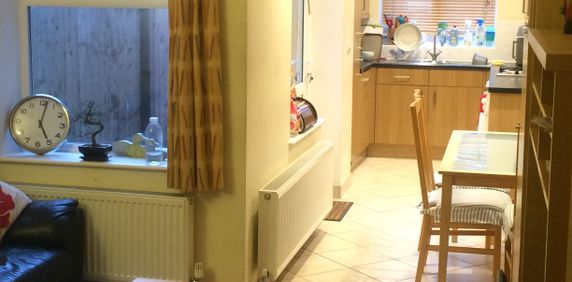 12 GLEAVE ROAD - Photo 2