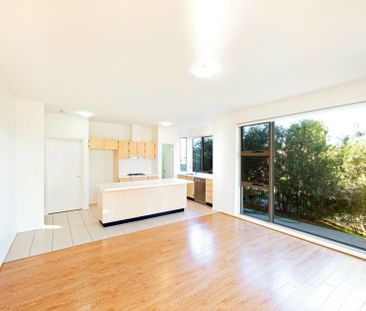 Four Bedroom, 3 Bathroom Townhouse - Photo 5