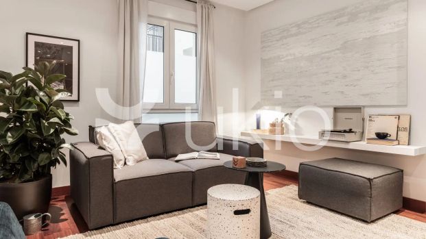 Apartamento de alquiler en Calle de Fernán González, Goya - Photo 1