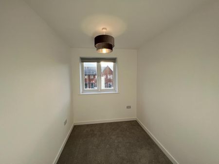 4 bedroom end of terrace house to rent - Photo 4