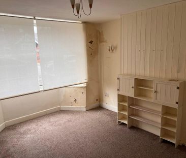 4 bedroom semi-detached house to rent - Photo 6