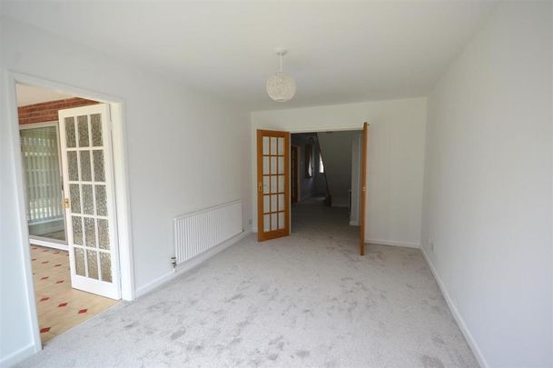 5 bedroom detached house to rent - Photo 1