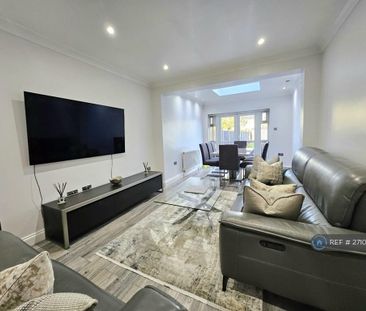 4 bedroom semi-detached house to rent - Photo 6