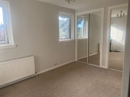 2 Bed Terraced House, Strathmore Drive, AB16 - Photo 2