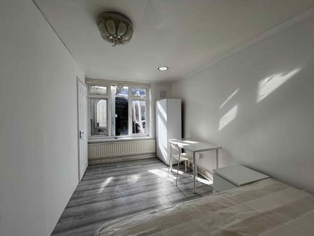 Room in a Shared House, Langbrook Road, SE3 - Photo 2