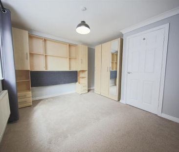 4 bedroom terraced house to rent - Photo 1