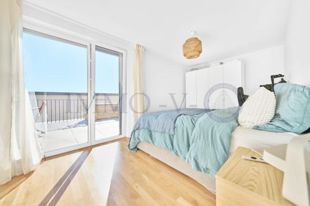 CONTEMPORARY STANDING WITH LARGE TERRACE - Foto 3