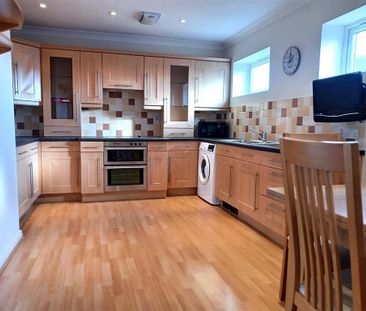 2 bedroom apartment to rent - Photo 3