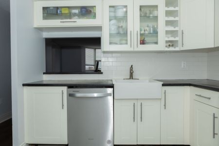 For Lease - 3845 Lake Shore Boulevard Unit# #406, Toronto, Ontario - Photo 3