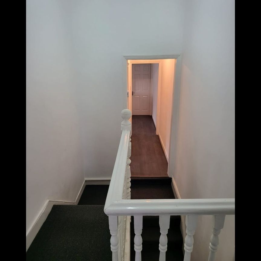 2 Bed Flat, Mount Pleasant Road, N17 - Photo 1