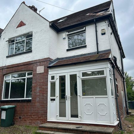5 bedroom semi-detached house to rent - Photo 3