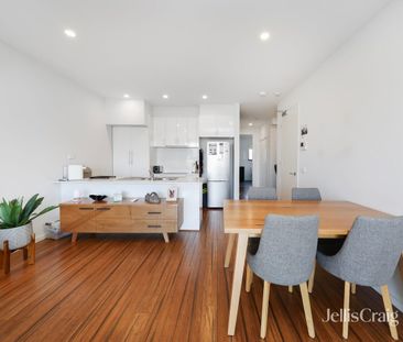 Two-Level Living Proximity to Williamstown Beach | 131sqm - Photo 4