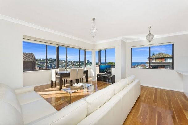 Unfurnished 3 Bedroom Apartment In the heart of Coogee! - Photo 1