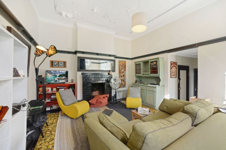 Character-Filled Two-Bedroom Apartment in Boutique Block - Photo 4