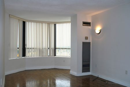 For Lease - 7440 Bathurst Street Unit# 1109, Vaughan, Ontario - Photo 2