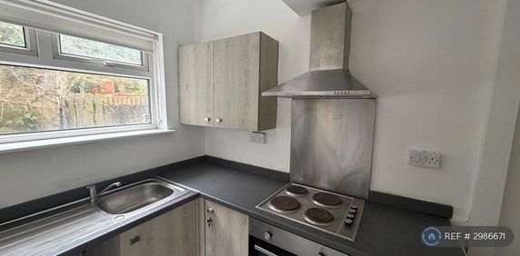 3 bedroom terraced house to rent - Photo 2