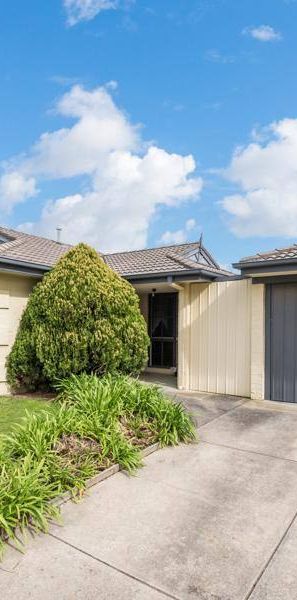 Beautiful Family Home in a Prime Location - Photo 1