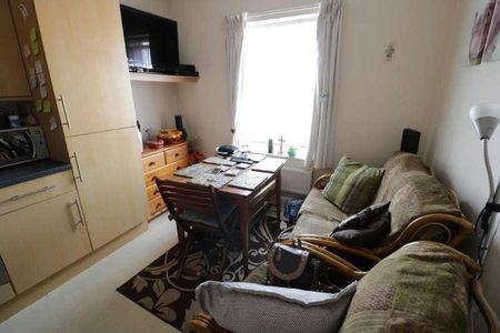 Wantage Road, Reading, RG30 - Photo 2