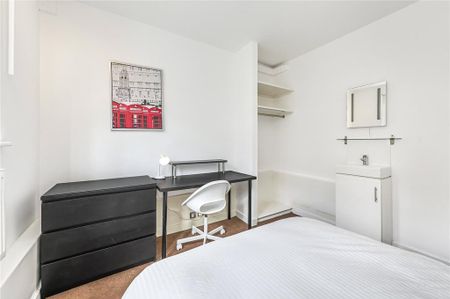 4 bedroom flat to rent - Photo 2