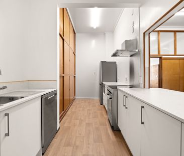 5-Bedroom Apartment Available Now! - Photo 5