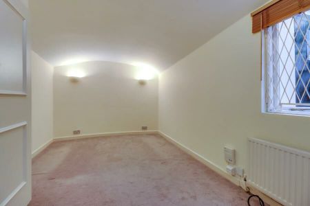 3 Bedroom Flat To Let - Photo 5