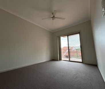 Wentworthville - Photo 2