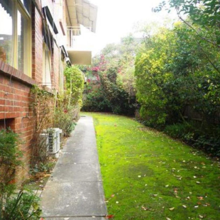 Unit 2/70A Wattle Road, Hawthorn. - Photo 1