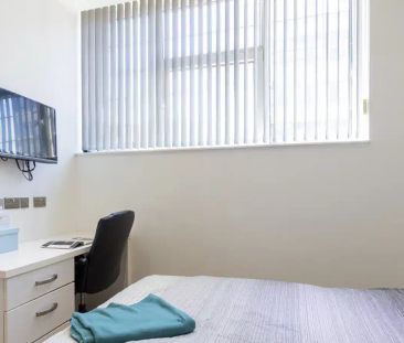 Standard 2 Bed (non ensuite) - Photo 1