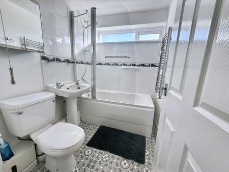 2 bed upper flat to rent in NE23 - Photo 5