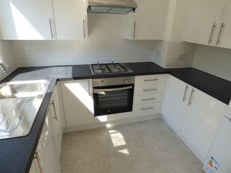 Oaks Avenue - Photo 2