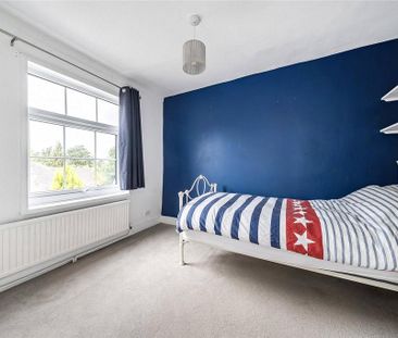 2 bedroom end of terrace house to rent - Photo 4