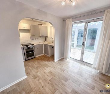 3 bedroom semi-detached house to rent - Photo 5