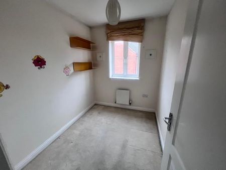 3 bedroom end of terrace house to rent - Photo 3