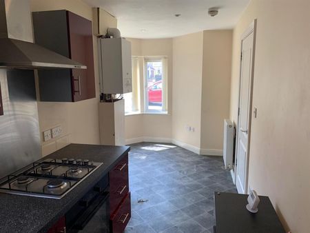 4 Bedroom House To Rent - Photo 2