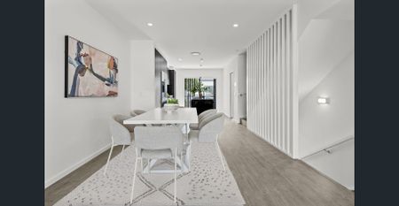 OPEN HOME - MONDAY - 22nd DECEMBER - 1PM !! Near New 3-Bed Townhome in McDowall - Prime Location! - Photo 4