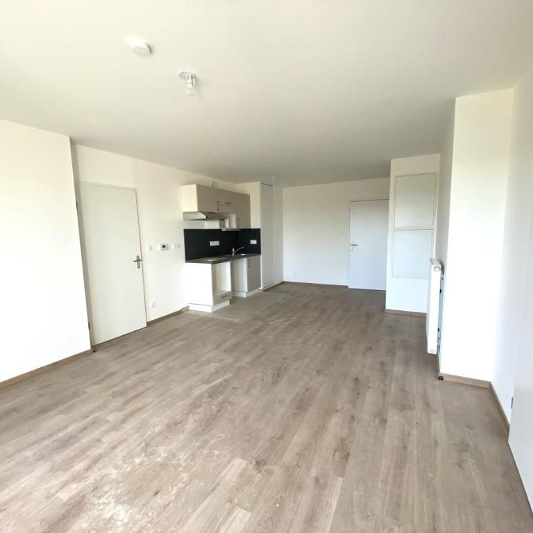 Appartement au 3ème étage, 2 chambres, balcon, place de parking - Photo 1