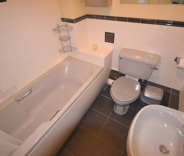 1 bedroom Flat To Let - Photo 4