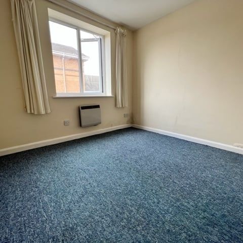 Admiral House - Photo 1