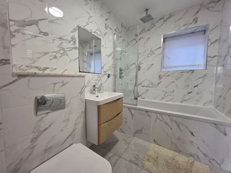 Station Road, London, SE25 - Photo 2