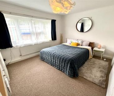 2 bedroom maisonette to rent - Photo 2