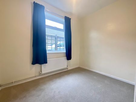 3 bedroom Detached Bungalow to let - Photo 5