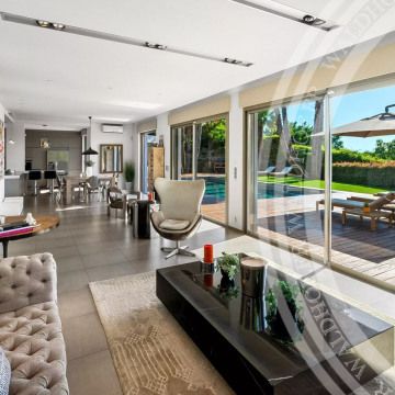 Villa • Le Riou - Photo 1