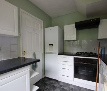 3 bedroom end of terrace house to rent - Photo 5