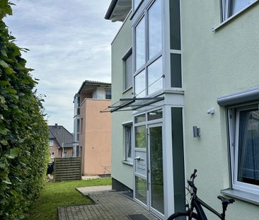 Helle 2-Zimmer-Wohnung mit Balkon in ruhigem Haus - Photo 1